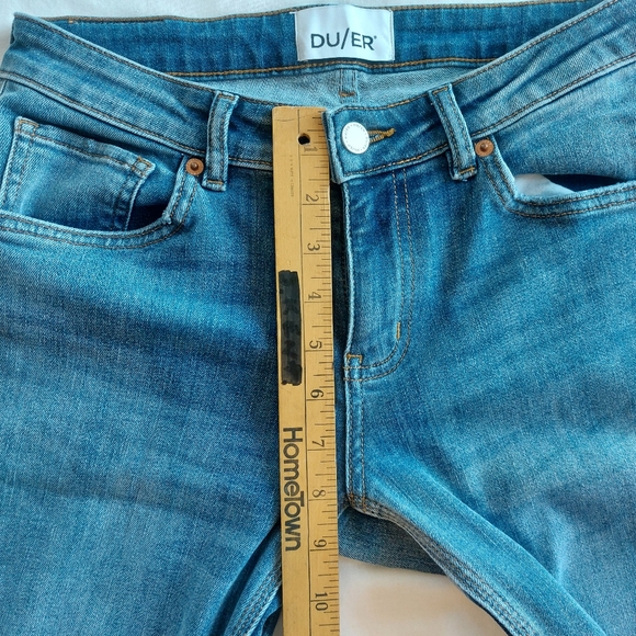 DU/ER Duer Performance Denim Girlfriend Jean Indigo Medium Wash Size 25 - Picture 14 of 16